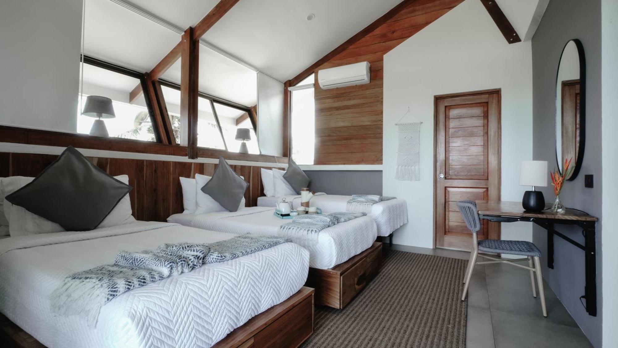 Surf Synergy All-Inclusive Surf Retreat Jacó Exterior foto